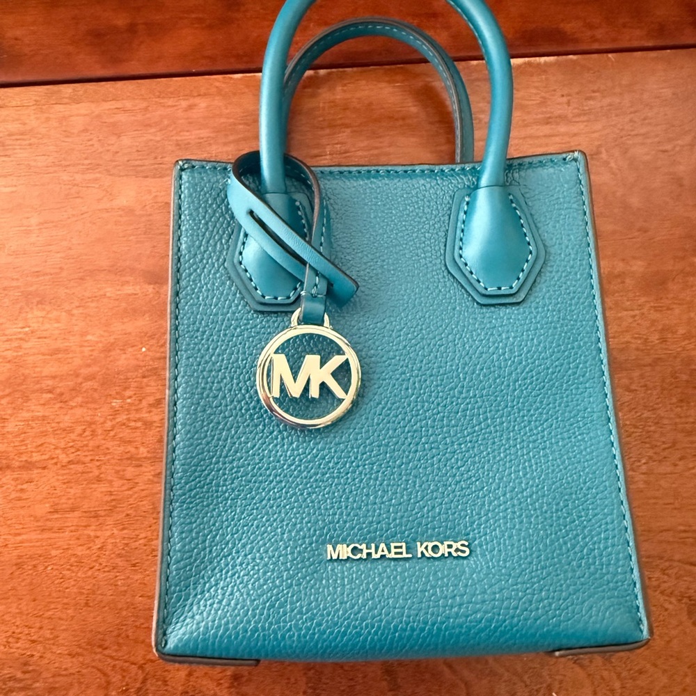Michael Kors Mercer Extra-Small Tote – Teal Pebbled Leather – MK Charm